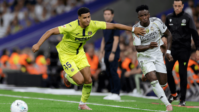 Mouriño, ante Vinicius en el Real Madrid-Villarreal.