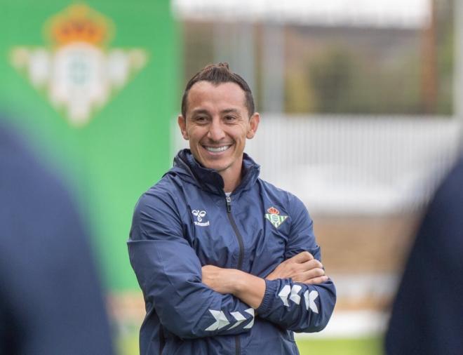 Andrés Guardado empieza su nueva etapa en el Betis (Foto: RBB)