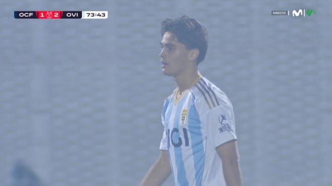 Pablo Agudín en O Couto tras su envío al larguero. (Foto: Movistar Plus)