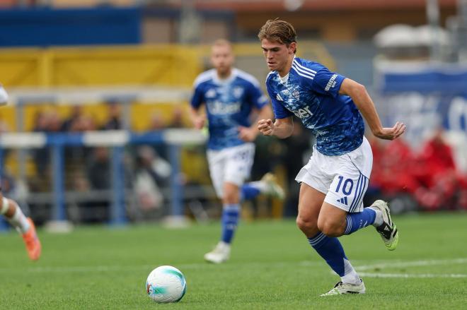Nico Paz en un partido con el Como 1907 (Cordon Press)