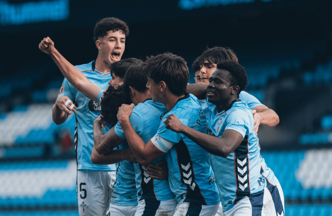 El Celta Fortuna celebra un gol ante el Racing de Ferrol (Foto: Celta).