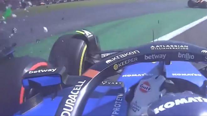 El choque de Carlos Sainz con Liam Lawson, en la salida del GP de México (Foto: F1).