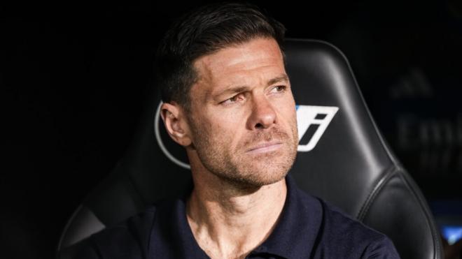 Xabi Alonso en el banquillo del Santiago Bernabéu (Foto: Europa Press)