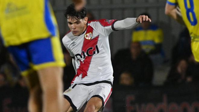 Fran Pérez en el partido contra el Yuncos (X: @RayoVallecano)