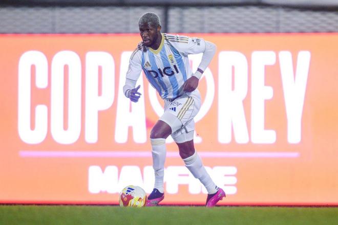 Kwasi Sibo, durante el Ourense - Real Oviedo (Foto: Real Oviedo).