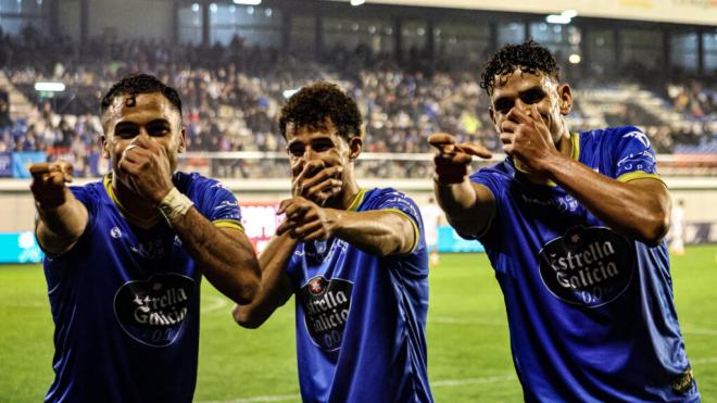 Los jugadores del Ourense celebran un gol en la Copa del Rey ('X' Ourense)