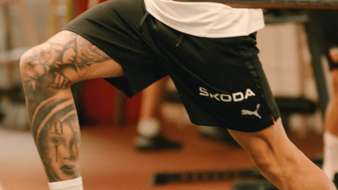 El Valencia CF renueva con el sponsor de su pantalón (Foto: Valencia CF)