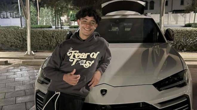 Cristiano Junior ya posa con su nuevo coche, un Lamborghini Urus S