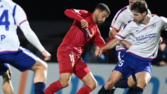 Sinan Bakis, ante el Mutilvera (Foto: Real Zaragoza).