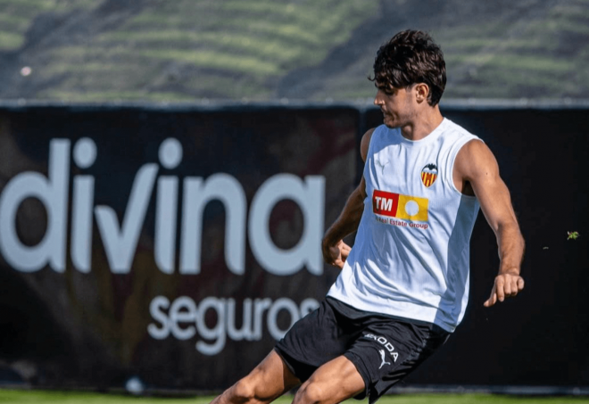 Javi Guerra (Foto: Valencia CF)