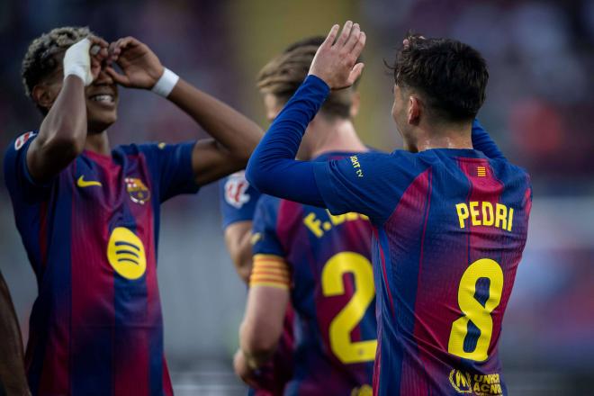Lamine Yamal y Pedri González celebran un gol (Foto: Cordon Press)