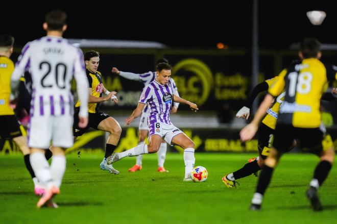 Mathis Lachuer, ante el Portugalete (Foto: Real Valladolid).