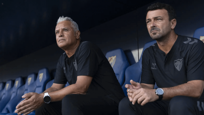 Ale Acejo, junto a Sergio Pellicer en el banquillo del Málaga (Foto: MCF).