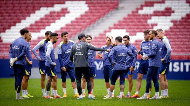 El Atlético de Madrid entrena en el Metropolitano ('X' Atleti)