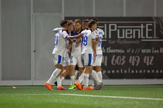 Mariano Díaz celebra uno de los goles con el Alavés en Copa (Foto: Deportivo Alavés).