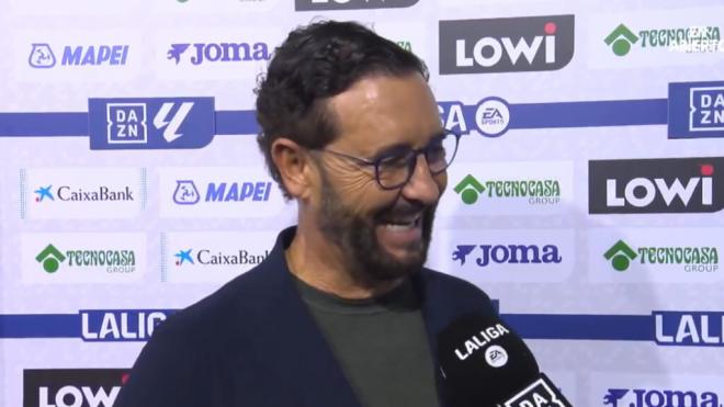 Bordalás sonríe cuando le preguntan por dar las campanadas con Nyom (DAZN)