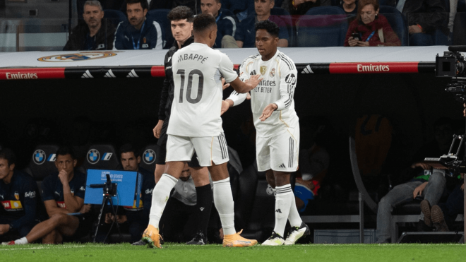 Mbappé da el relevo a Endrick en el Real Madrid-Valencia (Foto: Cordon Press).