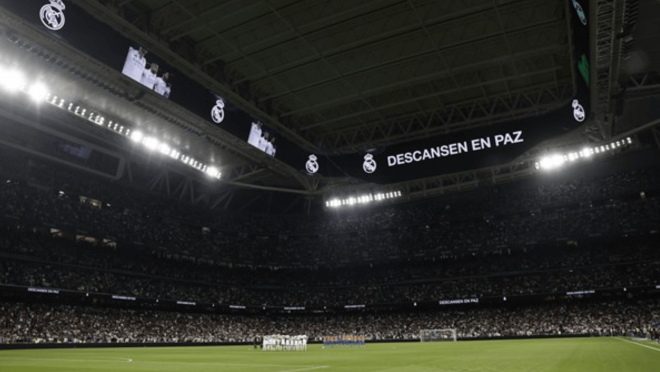 Minuto de silencio en recuerdo de Ochotorena (Foto: EFE)