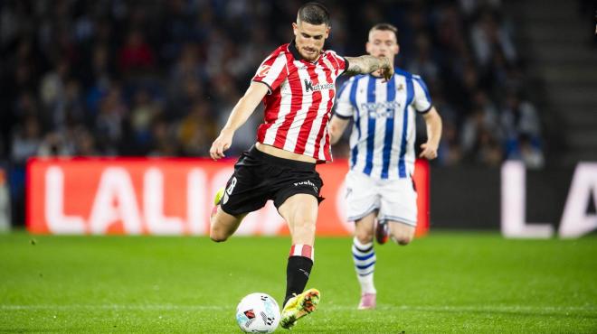 Oihan Sancet dispara en el Derbi vasco ante la Real Sociedad en Anoeta (Foto: Athletic Club).