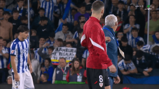 Sancet reta a Aramburu tras la tangana del Real Sociedad-Athletic.