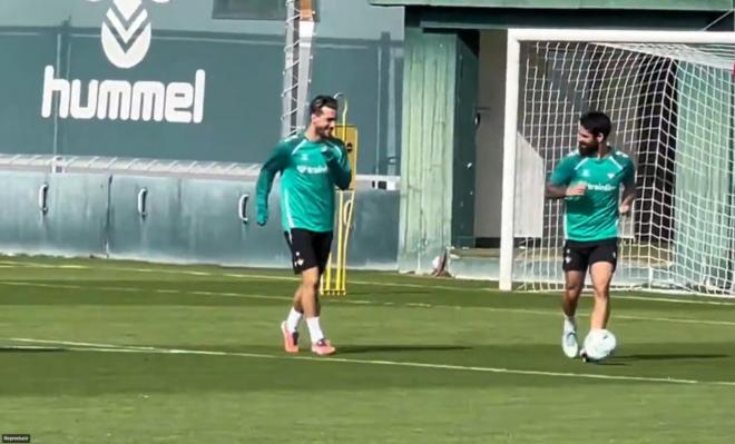 Isco Alarcón, junto a Lo Celso (Foto: Álex Mérida)