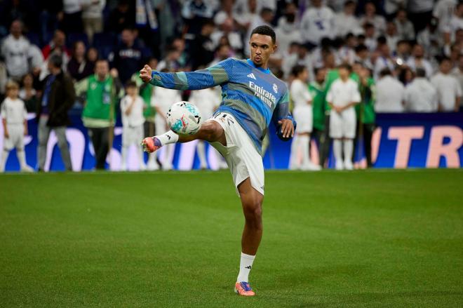 Trent Alexander-Arnold en el Bernabéu (Cordon Press)