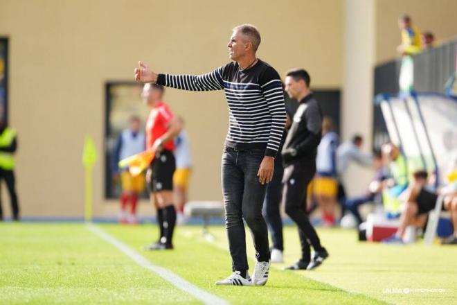 Gaizka Garitano dirige el Andorra-Cádiz. (Foto: LALIGA)