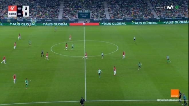 Pellegrini, reclamándole ese detalle en la esquina inferior derecha.