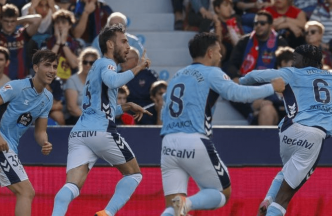 Celebración del gol de Mingueza (Foto: LALIGA).