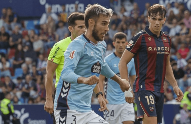 Óscar Mingueza en el Ciutat de València (Foto: LALIGA).