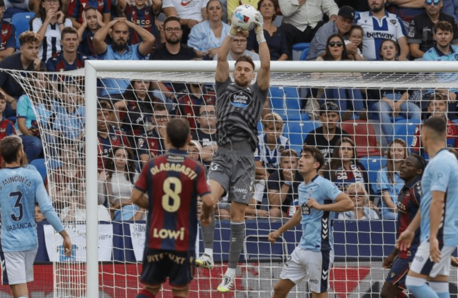 Javi Rodríguez ante el Levante UD (Foto: LALIGA).