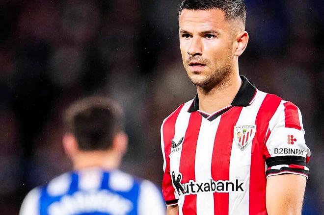Un serio Gorka Guruzeta en el derbi con la Real Sociedad en Anoeta (Foto: Athletic Club).