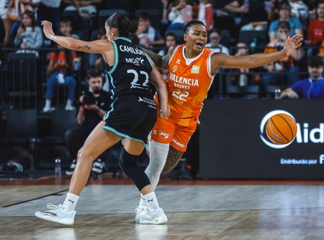 Valencia Basket suma la cuarta victoria seguida en LF Endesa (Foto: M. A. Polo)