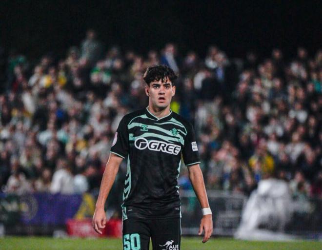 Iván Corralejo, en su debut en Palma del Río (Foto: Real Betis)