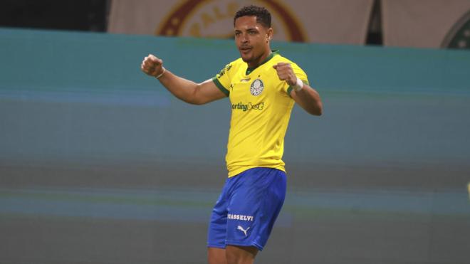 Vitor Roque celebra un gol con Palmeiras (Foto: Cordon Press).