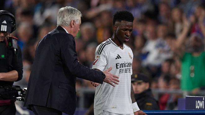 Ancelotti y Vinicius en un partido con el Madrid (Cordon Press)