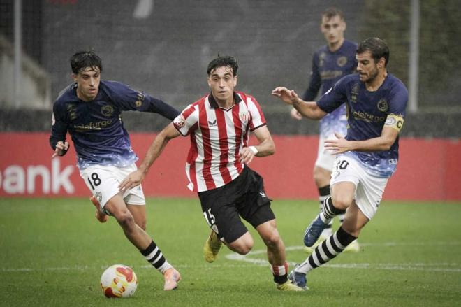 Iker Aldai, del Bilbao Athletic, ante Unionistas en Lezama (Foto: Athletic Club).