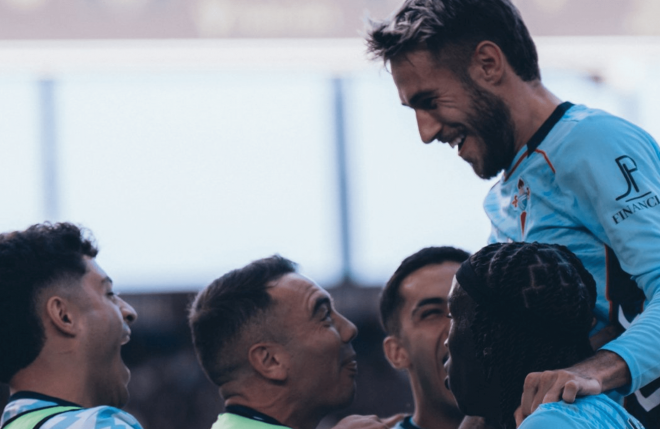 Óscar Mingueza celebra su gol en el Ciutat de València (Foto: Celta).