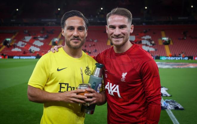 Kevin y Alex Mac Allister en un partido en la Europa League (Foto: Europa Press)