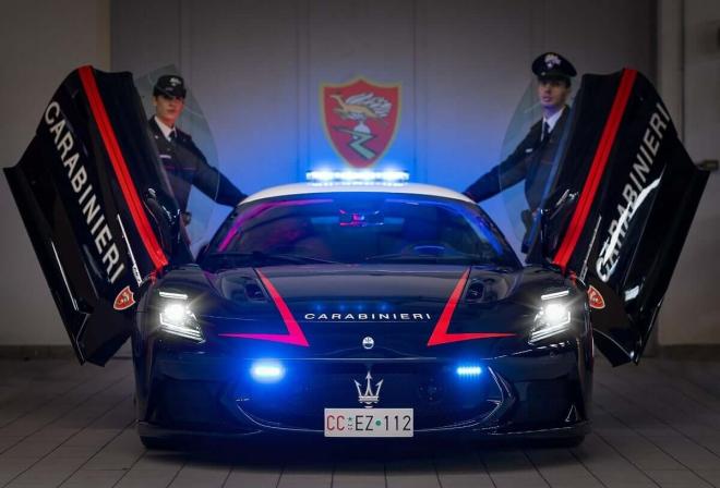 Los Carabinieri reciben un Maserati MCPURA para salvar vidas
