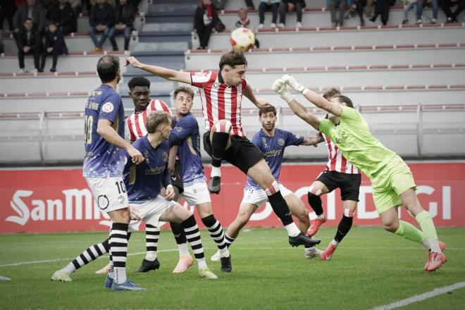 Imagen del partido Bilbao Athletic - Unionistas de Salamanca jugado el pasado sábado en Lezama (Foto: Athletic Club).