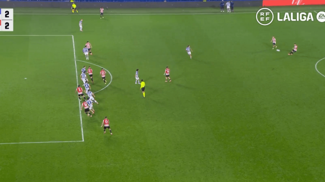 El gol de Robert Navarro, precedido de un fuera de juego posicional de Laporte.