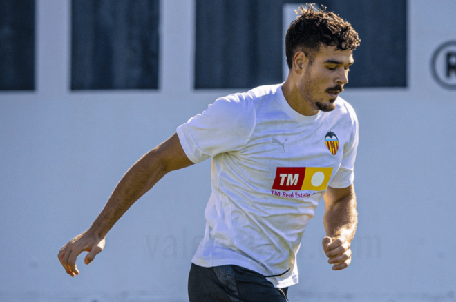Filip Ugrinic volverá con Dimitri Foulquier a la convocatoria (Foto: Valencia CF)