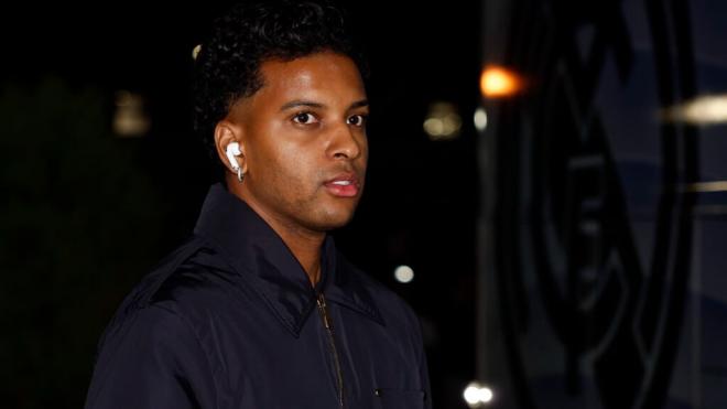 Rodrygo Goes en la llegada del Real Madrid a Liverpool (Foto: X)