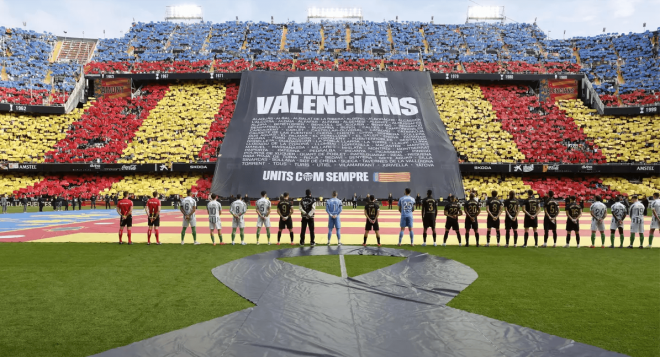 Homenaje en Mestalla (Foto: Valencia CF)