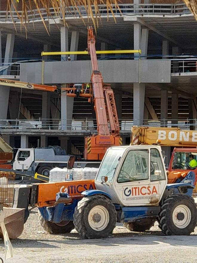 Tres detalles de cómo serán los balcones de la fachada (Foto: ElDesmarque)