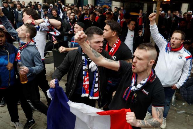 Los ultras del Lyon en Barcelona (Foto: EFE)
