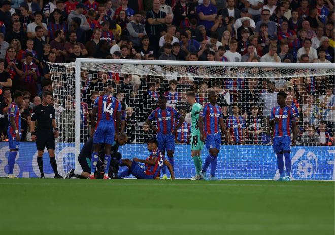 Chadi Riad sufre una lesión con el Crystal Palace. (Foto: Cordon Press)