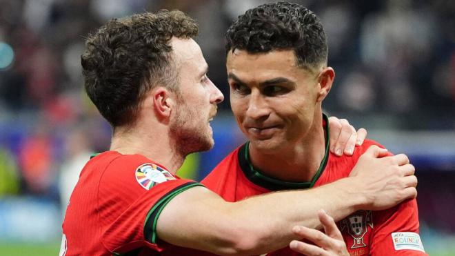 Diogo Jota y Cristiano Ronaldo con la selección de Portugal (Foto: Cordon Press)