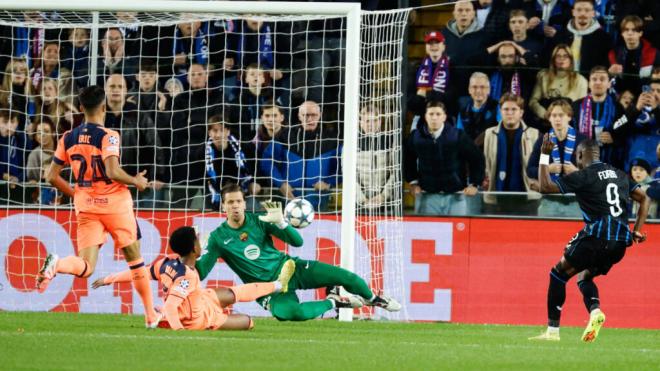 El segundo gol del Brujas al Barça (Fuente: Cordon Press)